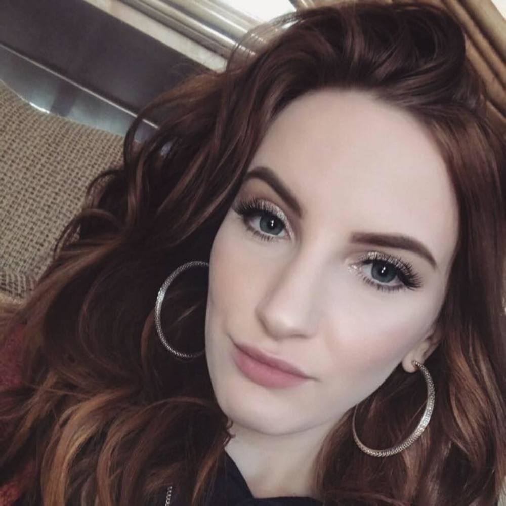 Meet your Posher, Alexys